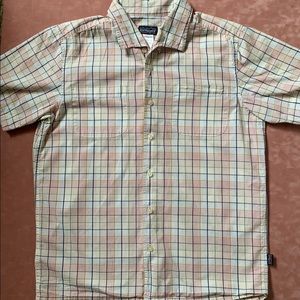 Men’s Patagonia cotton plaid button-up